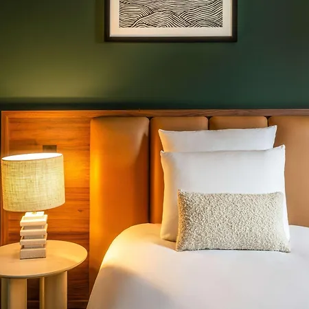 Mercure Cote De Nacre Готель