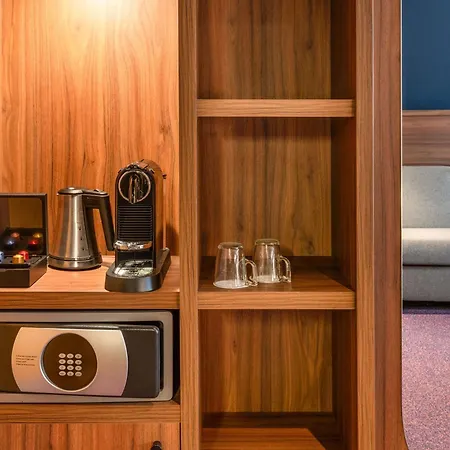 Отель Mercure Cote De Nacre