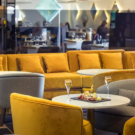 Mercure Cote De Nacre Hotel 4*