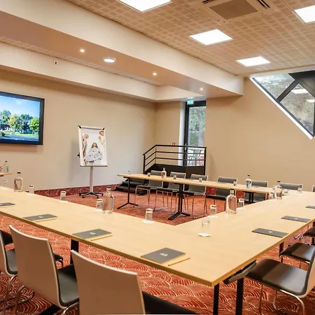 Hotel Mercure Cote De Nacre 4*