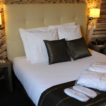 Отель Mercure Cote De Nacre