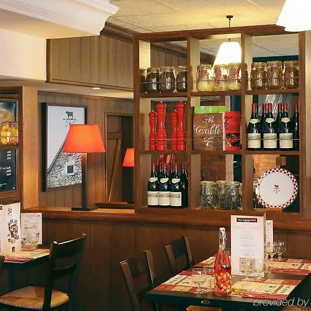 Отель Mercure Cote De Nacre