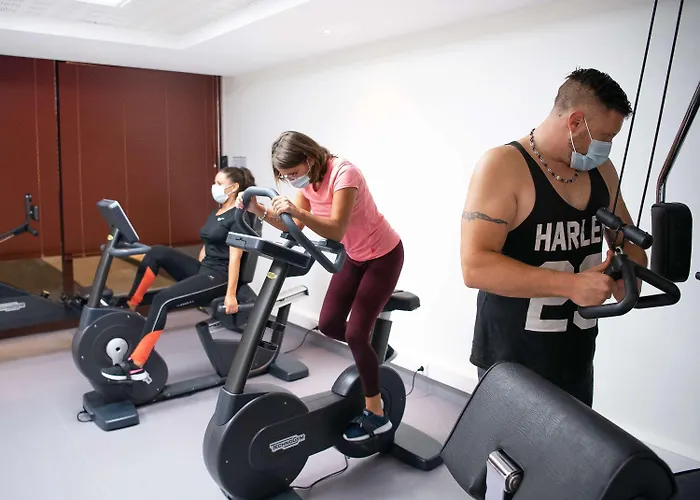 ホテル Mercure Cote De Nacre