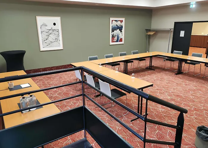 卡昂蔚蓝之珠美居酒店 酒店 4*